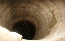 Na Vyškovsku spadly dvě děti do hluboké studny: Skočila za nimi učitelka!