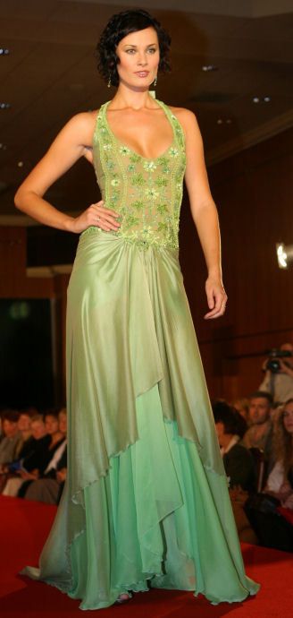Svůdná Michaela Salačová byla hlavní hvězdou módní přehlídky Soni Hlaváčkové.