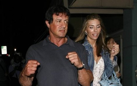 Sylvester Stallone po dobu natáčení Rockyho sexuálně abstinuje.