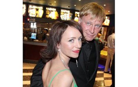 Tatiana Vilhelmová a Michal Dlouhý si na premiéře připadali jako štvaná zvěř.