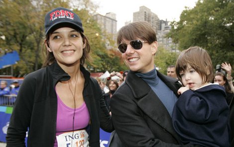 Tom Cruise je nejšťastnější ve společnosti své manželky Kate a dcerky Suri. 