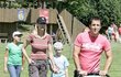 Tomáš Krejčíř pojede také letos na Vysočinu se ženou i se svými třemi dětmi, Dorou, Adamem a Davidem. Tomáš Krejčíř pojede také letos na Vysočinu se ženou i se svými třemi dětmi, Dorou, Adamem a Davidem.