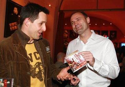 Tomáš Krejčíř pokřtil nové album Kreysonu společně s ministrem vnitra Ivanem Langerem.