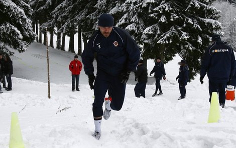 Tomáš Řepka běhal kopečky jako mladík. To děda Homolka se vezl v Krkonoších pěkně lanovkou. »Panoramata« měli ale oba stejná...