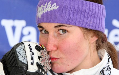 Třetí do sbírky. Po bronzu a zlatu získala Šárka Záhrobská na MS ve slalomu i stříbro.