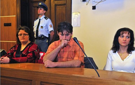 U včerejšího soudu vypovídali manželé Čermákovi a Jaroslava Trojanová (vpravo).
