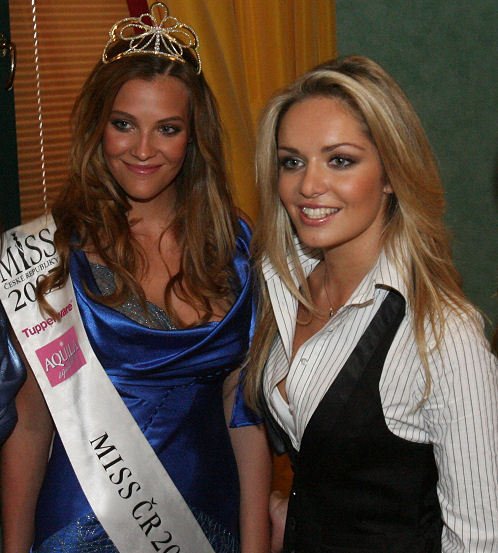 Úřadující Miss ČR Kateřina Sokolová (vlevo) a Miss World Taťána Kuchařová.