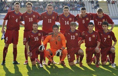 Úspěšná jednadvacítka: nahoře zleva kapitán týmu Ondřej Mazuch, Jan Vošahlík, Tomáš Pekhart, Jan Kovařík, Ondřej Čelůstka a Jan Hošek. V dolní řadě zleva Marcel Gecov, Tomáš Vaclík, Milan Černý, Lukáš Vácha a Tomáš Hořava.