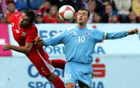 Útočník Andy Selva (č. 10) je jedním ze dvou profesionálních fotbalistů v reprezentaci San Marina. Na jaře nastoupil i v utkání v Česku, které San Marino prohrálo 0:7.