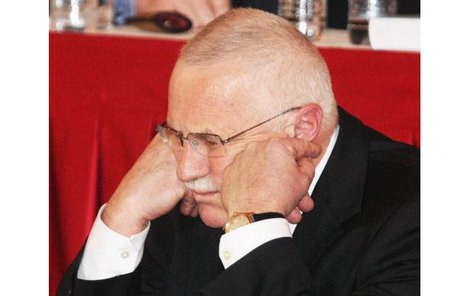 Václav Klaus chvílemi vypadal, jako kdyby trpěl.