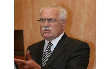 Václav Klaus včera neměl radost, soudci dali zelenou Lisabonské smlouvě.