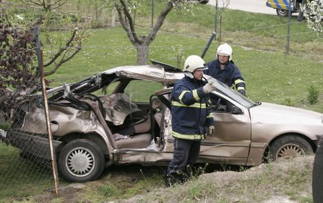 Ve starých vozech je při havárii pravděpodobnost úmrtí nejvyšší.