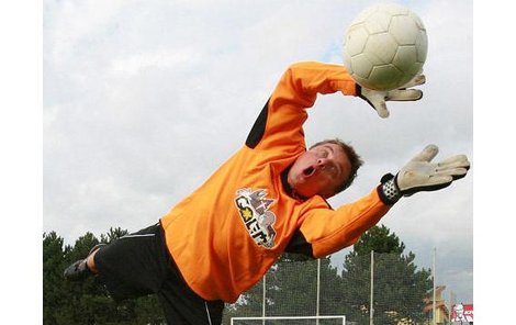 Vilém Čok se předvedl jako vynikající brankář. Přesto jeho mužstvo prohrálo.