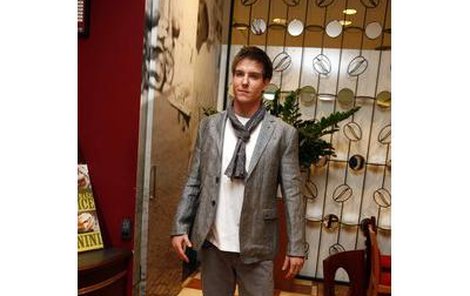 Vladimír Polívka se v roli modela příliš necítil. Vladimír Polívka se v roli modela příliš necítil.