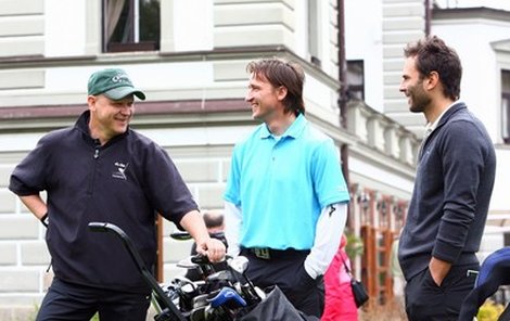 Vladimír Šmicer prohrál s Ivanem Haškem (vlevo), stovku, Patrik Berger se s nimi nesázel.