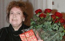 Ťukněte si s celebritou! Herečka Vlasta Chramostová slaví 90!