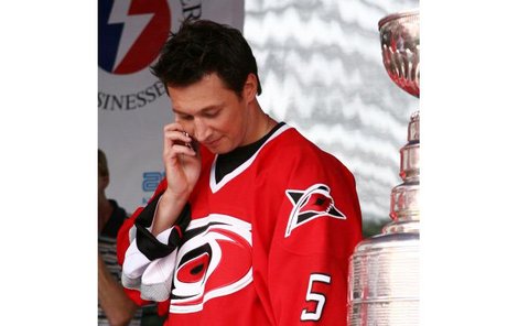 Vyhrál Carolině Stanley Cup, ale stejně mu zavolali, že u nich končí.