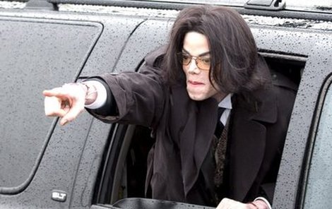 „Zavřete ho!“ jako by volal Michael Jackson.