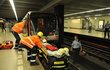záchranáři v metru