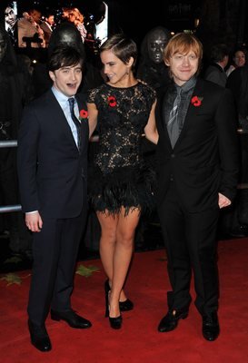 Zleva Daniel Radcliffe, Emma Watson a Rupert Grint na čtvrteční premiéře.