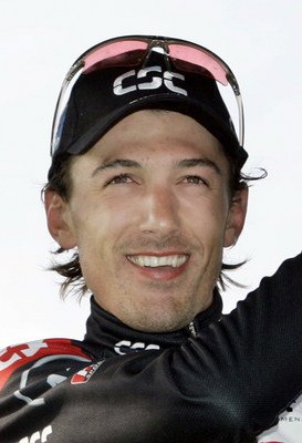 Žlutý trikot oblékl po sobotním prologu Švýcar Fabian Cancellara.