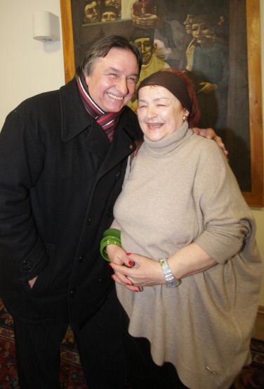 Zpěvák Karel Bláha (vlevo) s Janou Havlicovou na vernisáži.
