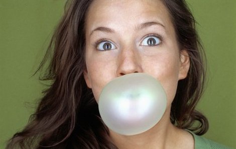 Žvýkačky jsou populární i kvůli tomu, že se z nich dají dělat bubliny.