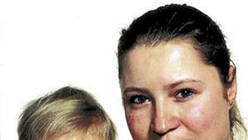 Helena Čermáková se dcerou Terezkou pár měsíců před hrůzným činem. Šťastná maminka a její bystrá dcerka &#8211; reklama na životní pojištění