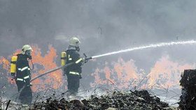 Skládku v Libčevsi hasiči hasí již potřetí...