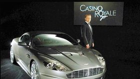 Daniel Craig a jeho Aston Martin