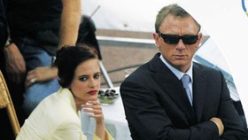 Bondgirl Eva Green a agent 007 Daniel Craig mezi natáčením
jednotlivých scén