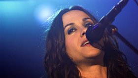 Alanis Morissette: Líbání s Jessicou Parker bylo nudné!