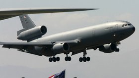 Letadlo USA C-135 
