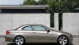 BMW kupé-kabrio se střechou