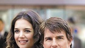 Katie Holmes a Tom Cruise si už dnes řeknou své &#39;ANO&#39;