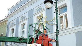 V Lounech letos investovali 80 000 korun i do nové výzdoby ulic.