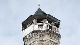 Věž na Klínovci. Výška 24 metrů, odklon 46 cm