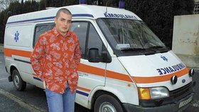 Lukáš Šenkár (21) před odjezdem od soudu do Psychiatrické léčebny v Dobřanech na jihu Plzeňska
