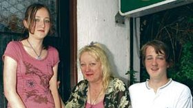 Lucie (14), Miluše (55) a František (18) Schneibergovi dnes