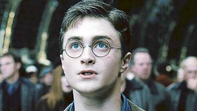 Danielovi bylo pouhých 11 let, když se stal Harry Potterem. Dnes je z něho multimilionář a idol mnoha dívek. Jeho život a kariéru na rozdíl od jiných dětských hvězd zatím neprovázejí žádné skandály. Pořád žije s rodiči a dokonce an