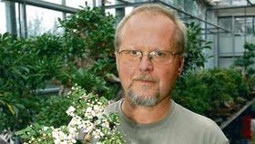 Jaroslav Pišl s kvetoucí barbadoskou třešní
