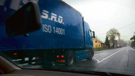 Ostrava. Ve Vrbici jel kamion nejen rychle, ale také přes plnou čáru a nerespektoval odbočovací pruh.