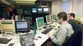 Záběr z velína České televize, kde se připravují všechny nejdůležitější zprávy dne