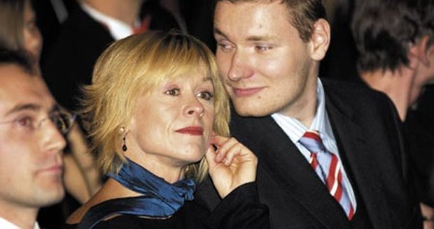 Kromě Tomáše Krejčího (na snímku) se Dana Batulková stýká i s lékařem Janem Martínkem, který je také výrazně mladší.