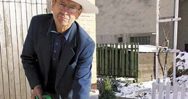 Stanislav Vojkovský (60) chce svá pole bránit i svým tělem