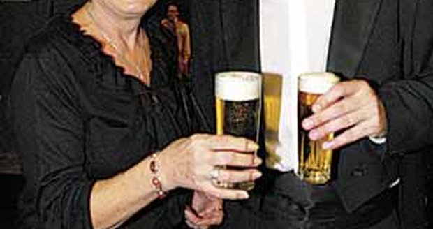 Dana Hůlku si přijela poslechnout maminka, která se ráda představuje jako ´stará Hůlková´