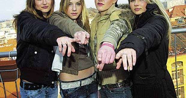 4 LIFE, které chtějí také slávu: Klára Šteflová, Petra Snopová, Kateřina Velechovská a Aneta Seidlová (zleva)