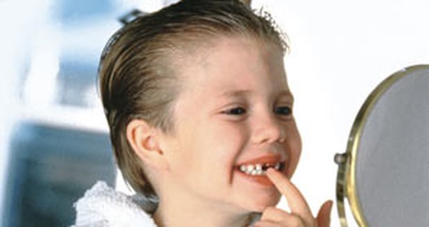 Děti se musí učit dobrým návykům čistění zubů od útlého věku.