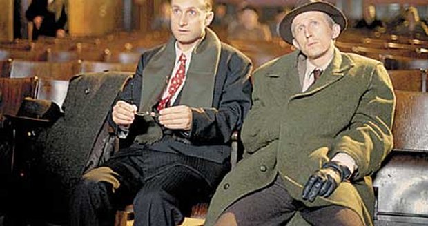 Josef Carda a Vladimír Javorský na konspirativní schůzce v okupované Praze roku 1942