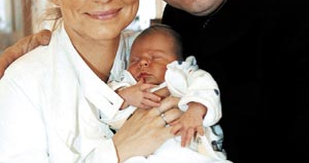 U táty Petra i mámy Evy bude pro malou Noemi vždycky dost lásky
